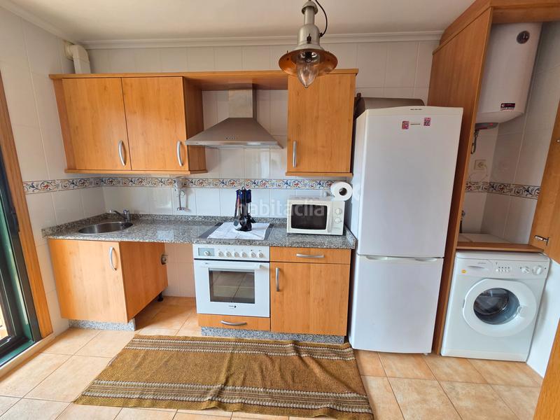 Foto e782bcfc-8cbc-4fb1-815b-b186087a64d4. Piso en camiño viladaide-cruce anguie 71 piso 3 hab. terraza y vistas al mar en Barreiros