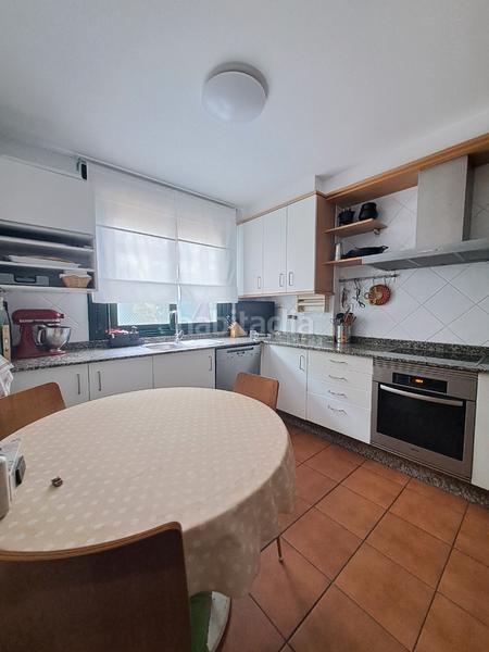 Foto 4b274f92-e699-4875-8529-ef4a2830255a. Chalet chale con finca en Cambre