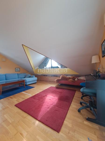 Foto f7a2fa77-ba6c-4228-ade3-54aa1f0ccd90. Chalet chale con finca en Cambre