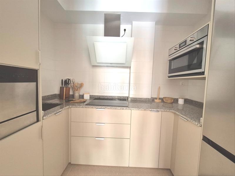 Foto 0239f2bd-e196-4723-a4f5-e87d7665978c. Piso en avenida castelao 75 piso con terraza en Cedeira