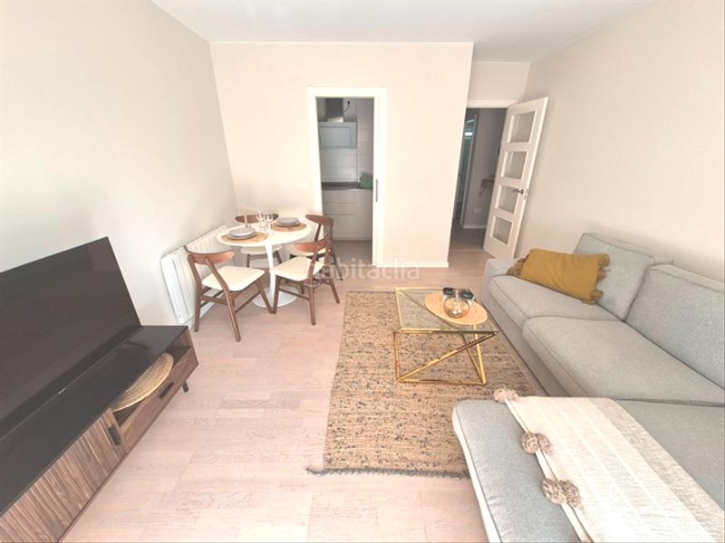 Foto ab85b7fd-93e1-41e9-a04b-ba11f0946e98. Piso en avenida castelao 75 piso con terraza en Cedeira