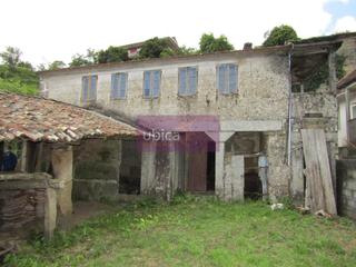 Masia a Salceda de Caselas