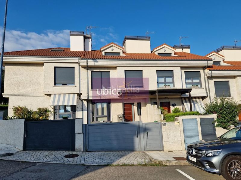 Foto 11fcdf4b-ac99-4a99-a2f2-e42fb3d936d3. Casa adossada amb calefacció aparcament a Casablanca - Calvario Vigo