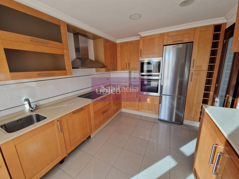 Foto 9a5ef6c3-bcc6-46ec-a071-498e177a3972. Casa adossada amb calefacció aparcament a Casablanca - Calvario Vigo