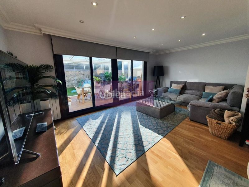 Foto fa4ea12b-e233-49e2-8d06-0a591e0ec59e. Casa adossada amb calefacció aparcament a Casablanca - Calvario Vigo