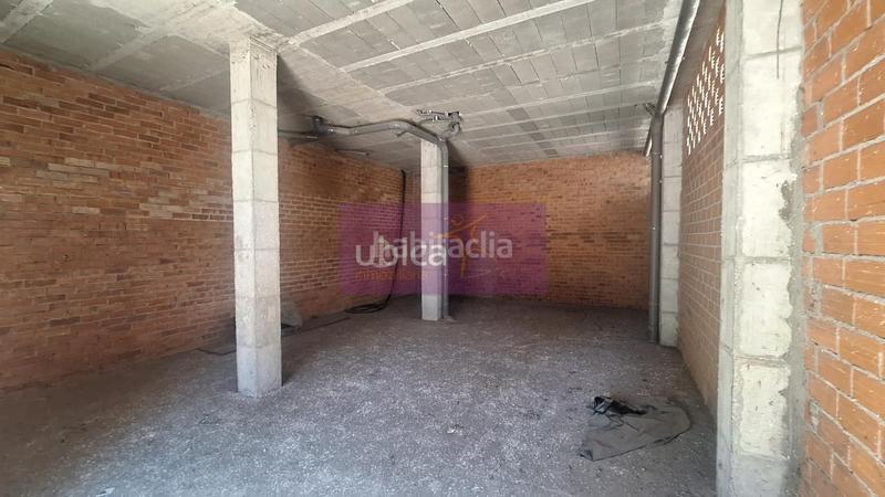 Foto e9711090-f60d-43fd-9a45-cdab2fec9084. Geschäftsraum mit heizung in Salceda de Caselas