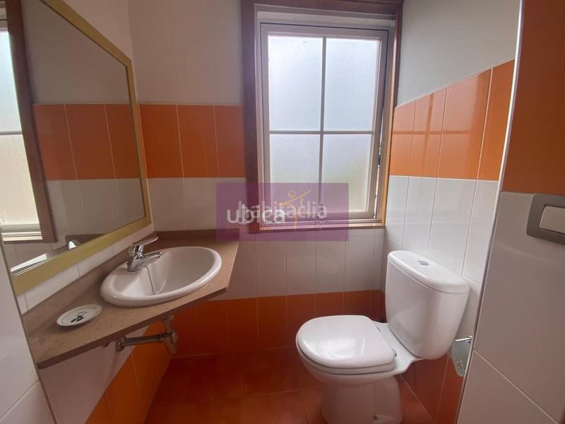 Foto 1320b21f-7c18-44b0-911a-e28e8babca5d. Lloguer local comercial amb calefacció a Mos