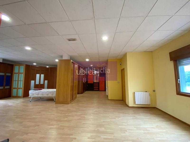 Foto 8986e309-c2c7-46b8-b4ea-4954ca8247fb. Lloguer local comercial amb calefacció a Mos