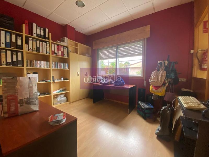 Foto 9002022b-0797-4dc0-81b4-883d3623f510. Lloguer local comercial amb calefacció a Mos