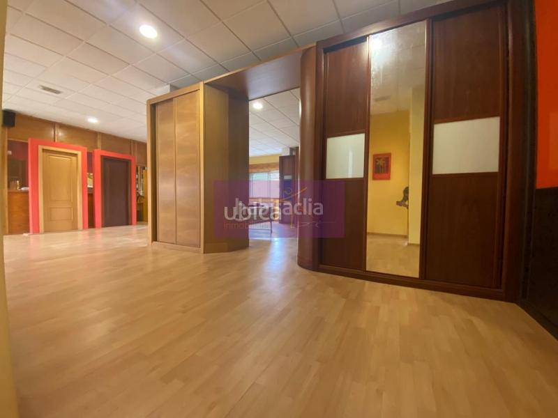 Foto d5973422-fb23-4f67-aa5c-a427e0ced40c. Lloguer local comercial amb calefacció a Mos