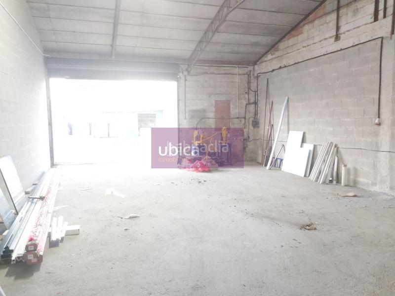 Foto 53c5bfc2-93fd-4d2e-b9d3-3120370b20ae. Location local commercial dans Ponteareas