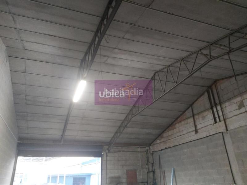 Foto b3c9db18-2c71-4889-9194-85cb0037e426. Location local commercial dans Ponteareas