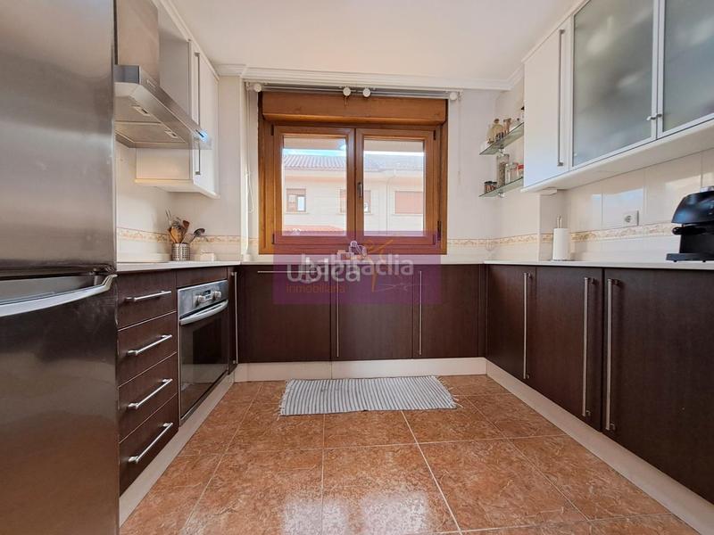 Foto f19009c6-8ba9-47e6-8384-1d86657a30f6. Casa aparellada amb calefacció aparcament piscina a Salceda de Caselas