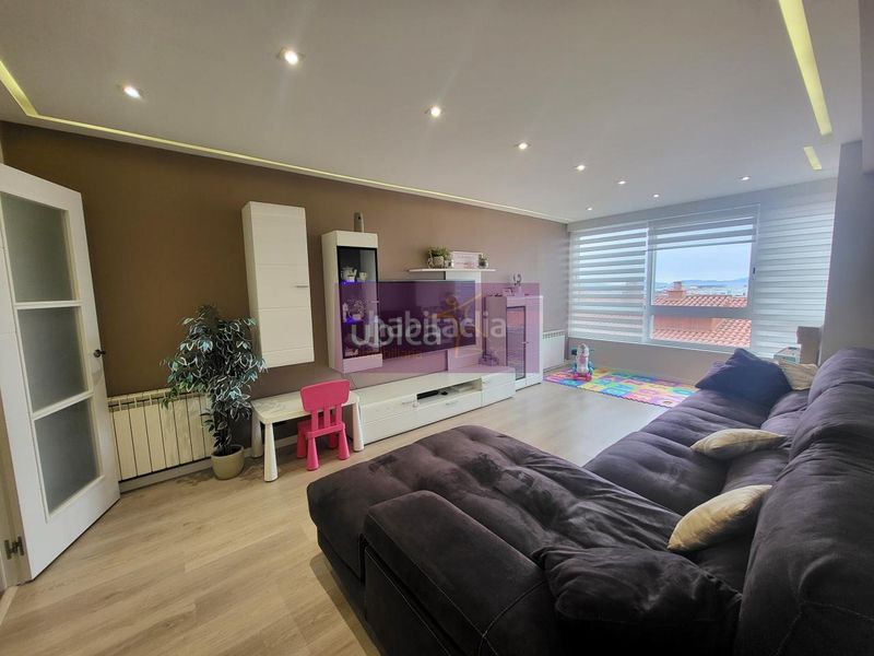 Foto 02d0bed9-357d-46a7-b622-8132a710373b. Piso en Berbés - Peritos Vigo