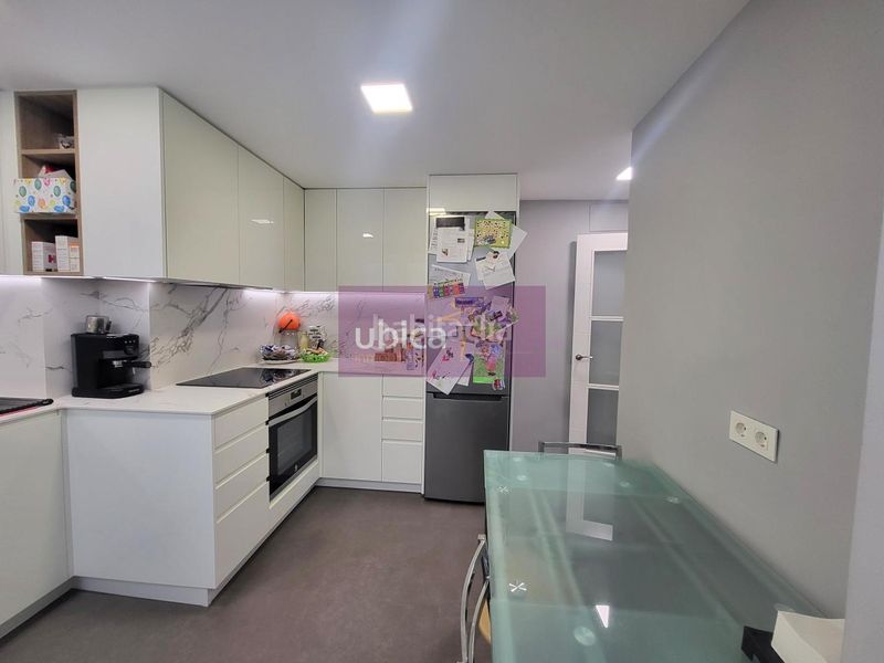 Foto 51af0ed7-2790-45e8-b5a8-cc13af7966a2. Piso en Berbés - Peritos Vigo