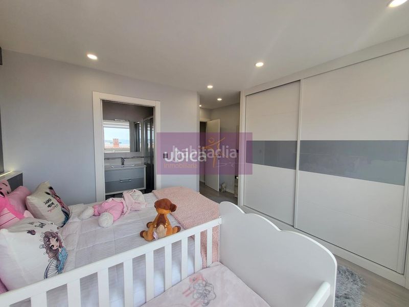 Foto 935df3fd-79fd-4c0e-b5f7-ebe0a4913592. Piso en Berbés - Peritos Vigo