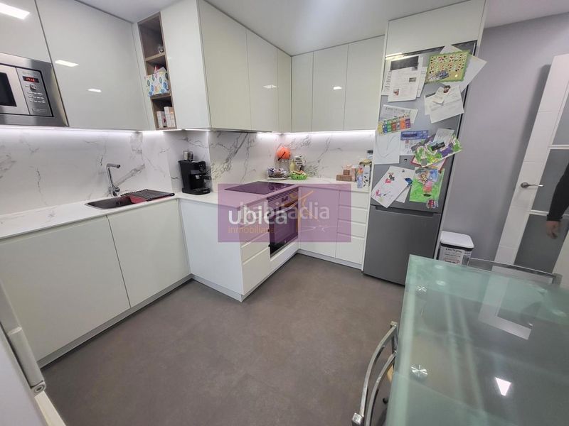 Foto ab25b491-7c41-45d9-9391-5347bed50d0a. Piso en Berbés - Peritos Vigo