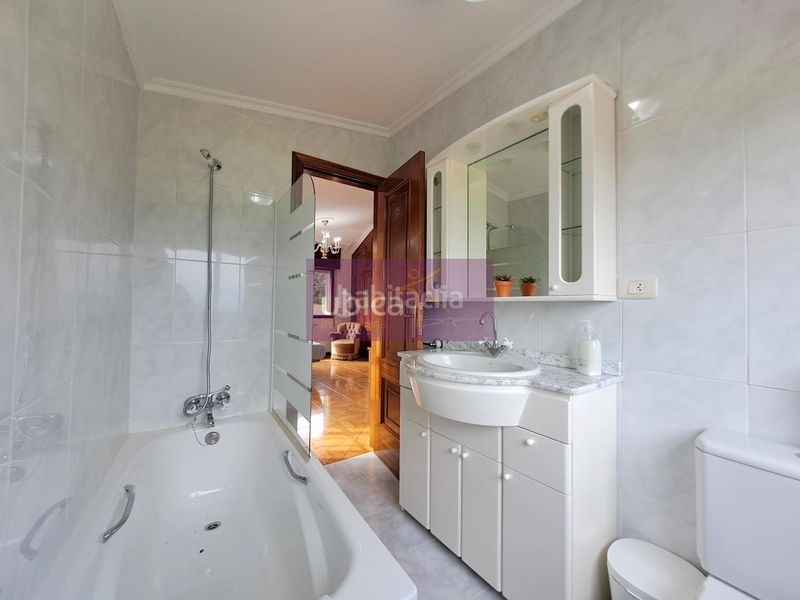Foto facdd037-58d6-4b6e-9a9f-fb23aca1c56f. Casa amb calefacció aparcament piscina a Cañiza (A)