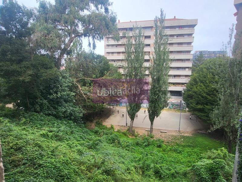 Foto c2d65cbe-383c-4ac0-aa97-0a5d96a3a517. Locale commerciale in Camelias - Pi y Margall Vigo