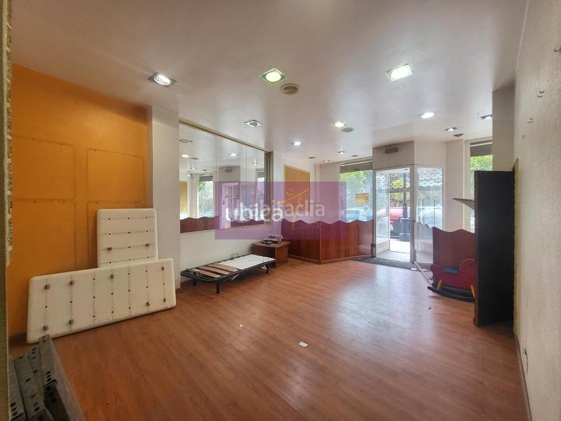 Foto 93c176b8-cbbf-4233-91ca-8cb4a898b736. Rent business premise in Camelias - Pi y Margall Vigo