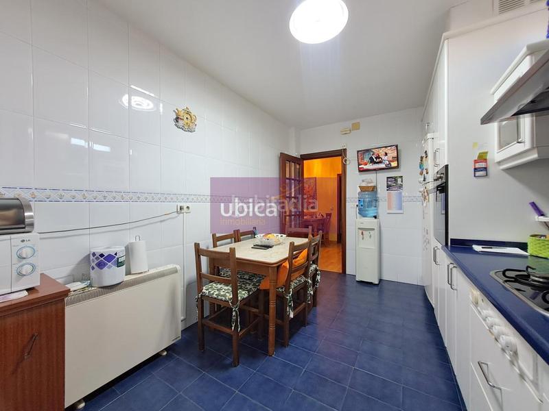 Foto 658d8ce4-7471-4bde-939c-c78d8c0706ab. Piso en Coiro Cangas