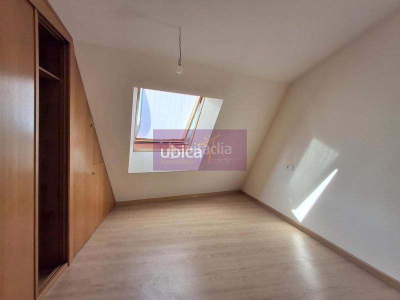 Foto 1558b151-43da-435e-8a86-b0638c720d15. Àtic amb calefacció aparcament a Ponteareas