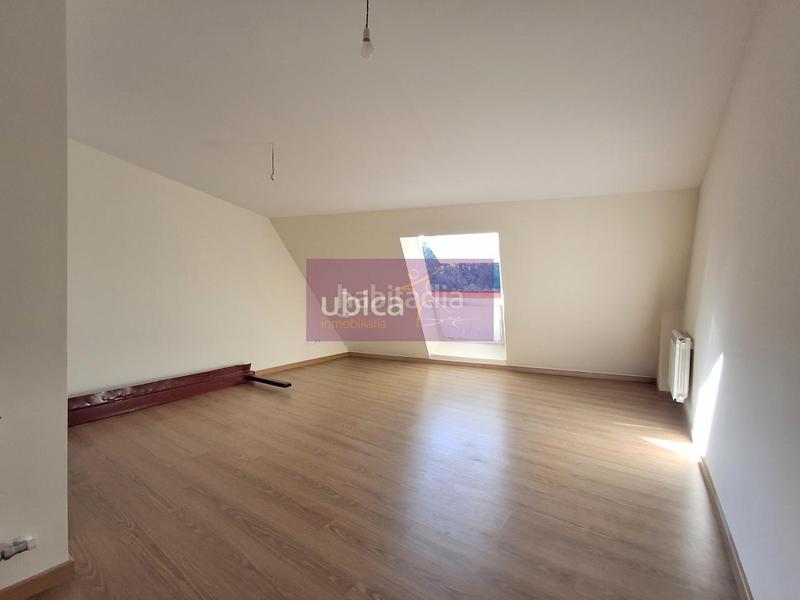 Foto 353490c2-3a59-4302-be96-3320dc2b6827. Àtic amb calefacció aparcament a Ponteareas