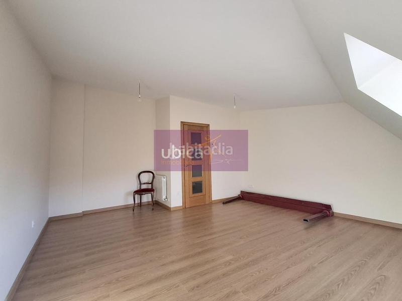 Foto 4a0b85ed-c7e5-4035-9690-357367ae014d. Àtic amb calefacció aparcament a Ponteareas