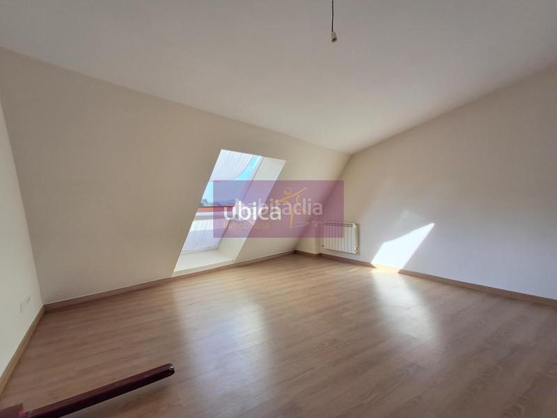 Foto 6e16cc1e-aefd-4a75-9e42-67d6636fc024. Àtic amb calefacció aparcament a Ponteareas