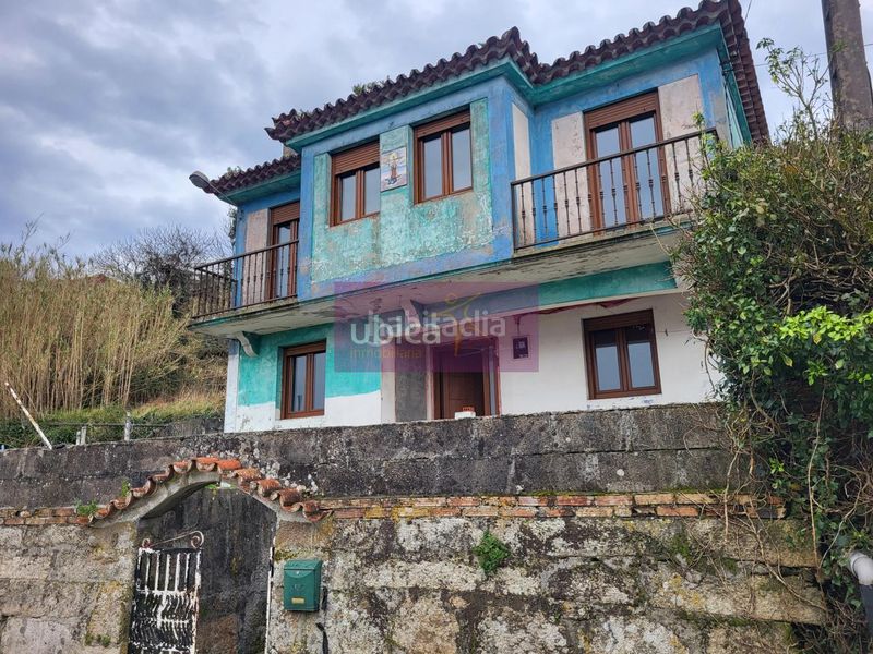 Foto bef01d33-f45f-4142-a71d-137bbe64c3ea. Casa amb aparcament a Redondela