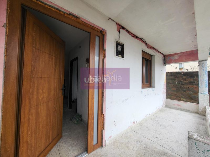 Foto bfd0cbf0-487b-471e-a2f7-597a1a906aaf. Casa amb aparcament a Redondela