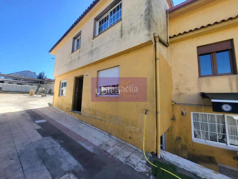 Foto 036f10cd-111a-46d9-86bd-f0eac8b85099. Haus mit heizung parking in Valadares - Beade Vigo
