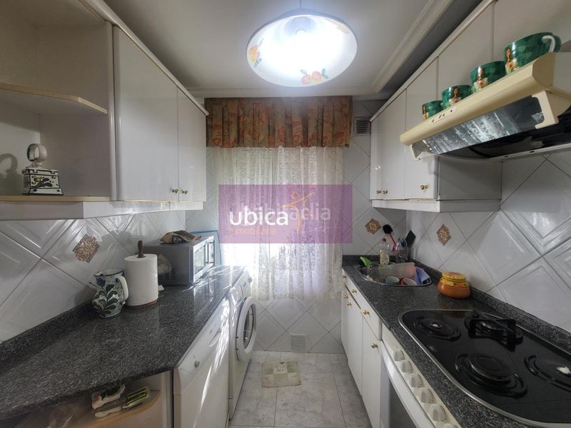 Foto 0ab45ce6-9966-4acb-9468-54f0976705a9. Casa adossada a Teis Vigo