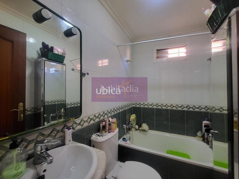 Foto dd1bd3b6-d4a5-4b46-a28b-1ea8362df8dc. Casa adossada a Teis Vigo