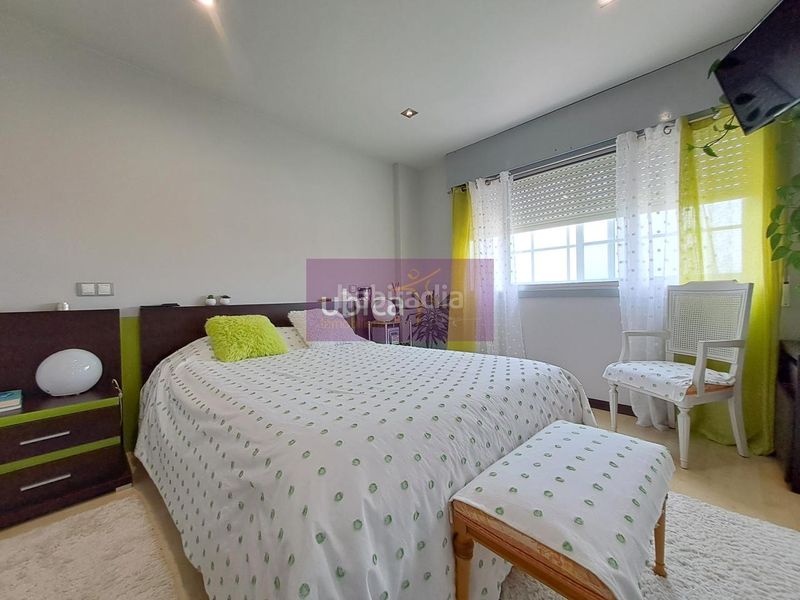 Foto b93d9161-3c4d-4811-a4fb-208a82c177cc. Casa amb calefacció aparcament a Lavadores Vigo