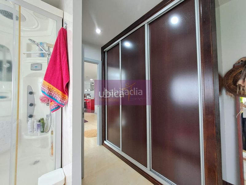 Foto d5b042be-74f6-47de-9076-3cdf5e58bc9a. Casa amb calefacció aparcament a Lavadores Vigo