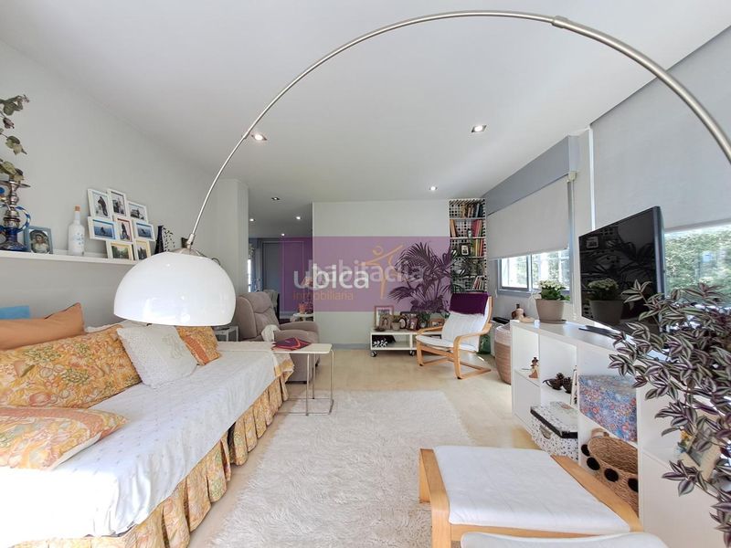 Foto dbd9f820-b0ec-4f4a-b7a4-7c387a80aa2d. Casa amb calefacció aparcament a Lavadores Vigo