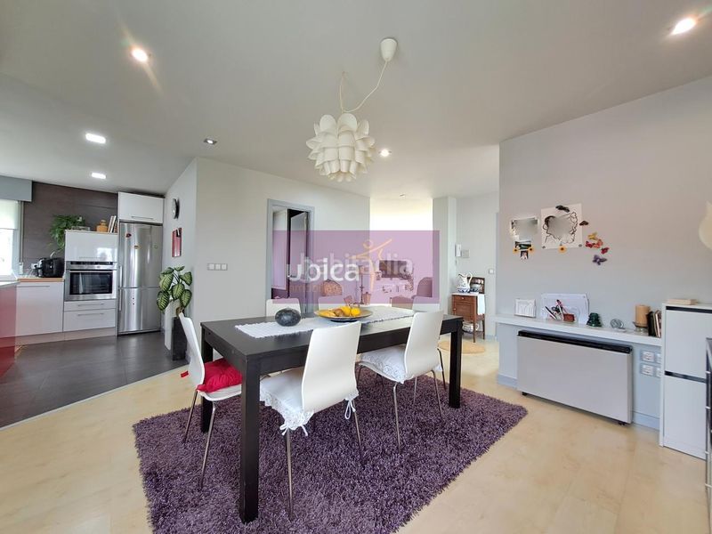 Foto e1fe52bc-68cc-4005-93c0-fe6bc07ab465. Casa amb calefacció aparcament a Lavadores Vigo
