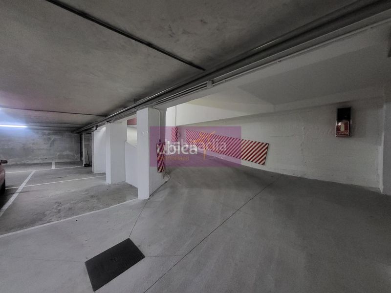 Foto 6aaf7da6-565d-46c2-a8a1-e907b6637ef3. Aparcament cotxe a O Castro Vigo