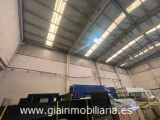 Bâtiment à usage industriel à Casilla 15. Nave comercial en venta en o porriño