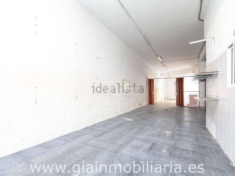 Foto 03d6111f-ba79-41c3-8099-45c9b3ab1fa1. Local comercial en tomas alonso 194 local en venta en berbéspeniche en Vigo