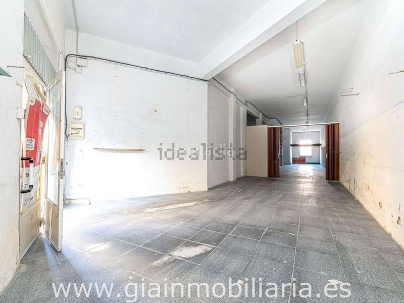 Foto 589bd08d-332c-4e77-9bd2-387d94cf7472. Local comercial en tomas alonso 194 local en venta en berbéspeniche en Vigo