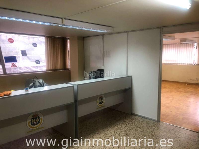 Foto 4aa1dfdc-e16a-4773-aeaf-ba3985174bf4. Rent office space in domingo bueno 10 in Porriño (O)