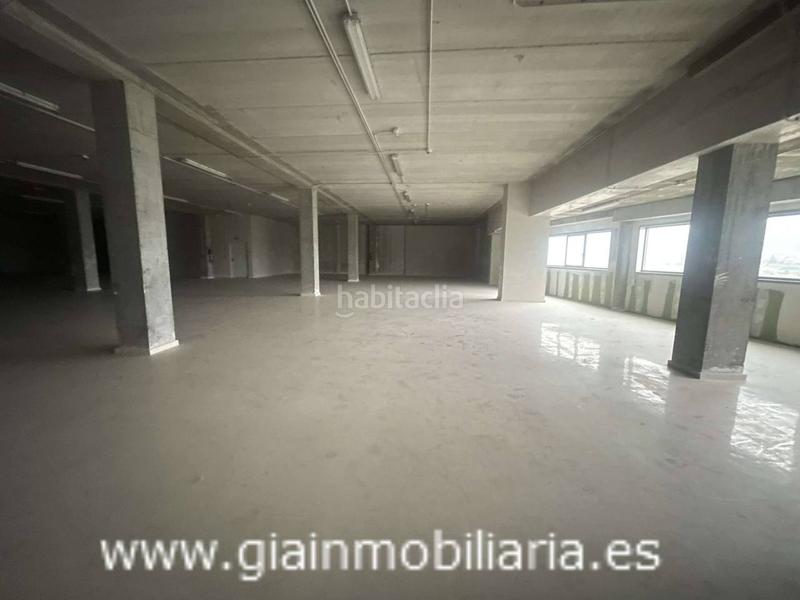 Foto 66e3a615-26bf-4895-9598-75a116a8c36c. Fabrikhalle in venda 9 in Valadares - Beade Vigo