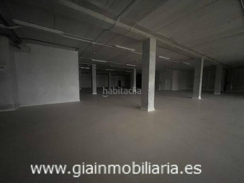 Foto 85b28231-4ed0-42b2-b2fe-fd0b05c519dc. Fabrikhalle in venda 9 in Valadares - Beade Vigo