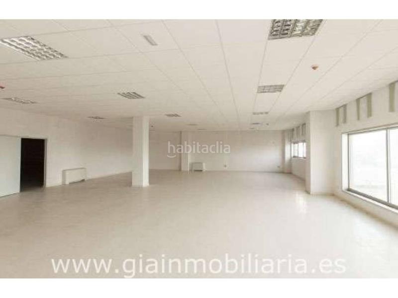 Foto 9543847f-2bf0-443b-bde9-ae5c00e7300b. Fabrikhalle in venda 9 in Valadares - Beade Vigo