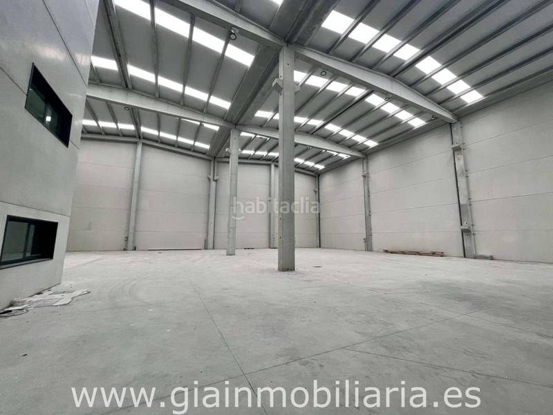 Foto 0e8d2fff-a730-4e51-a710-deaf8b75f5ef. Capannone industriale in as gandaras 5 in Porriño (O)