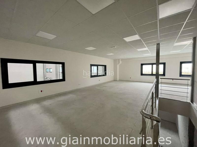 Foto 7149b321-8af6-4bf8-8b5e-8976351e27f6. Capannone industriale in as gandaras 5 in Porriño (O)