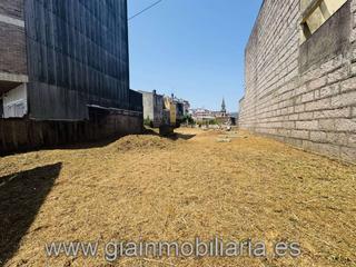 Solar industrial a Domingo bueno 24. Solar edificable para 25 viviendas en el centro de porriño.