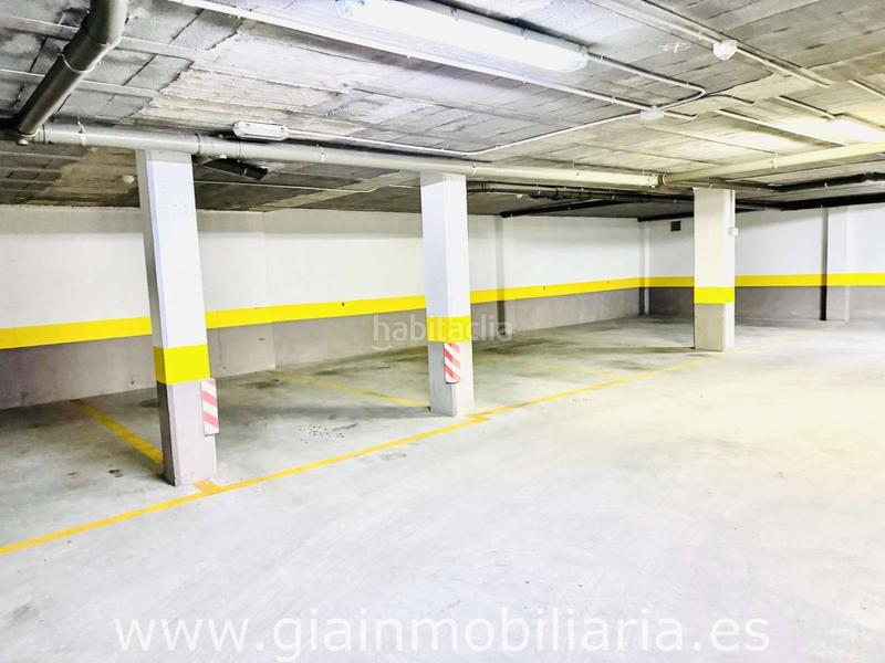 Foto 1393b494-9926-494d-9e56-8420065ba847. Parking voiture dans o burgo 73 dans Baiona